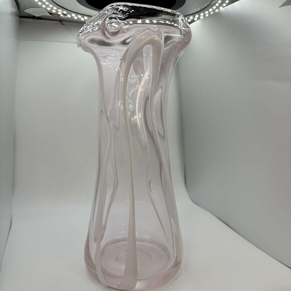 Vase Margie’s Garden Hand Blown Glass Sculpted  Flower Vase Pink &  White - Picture 6 of 10
